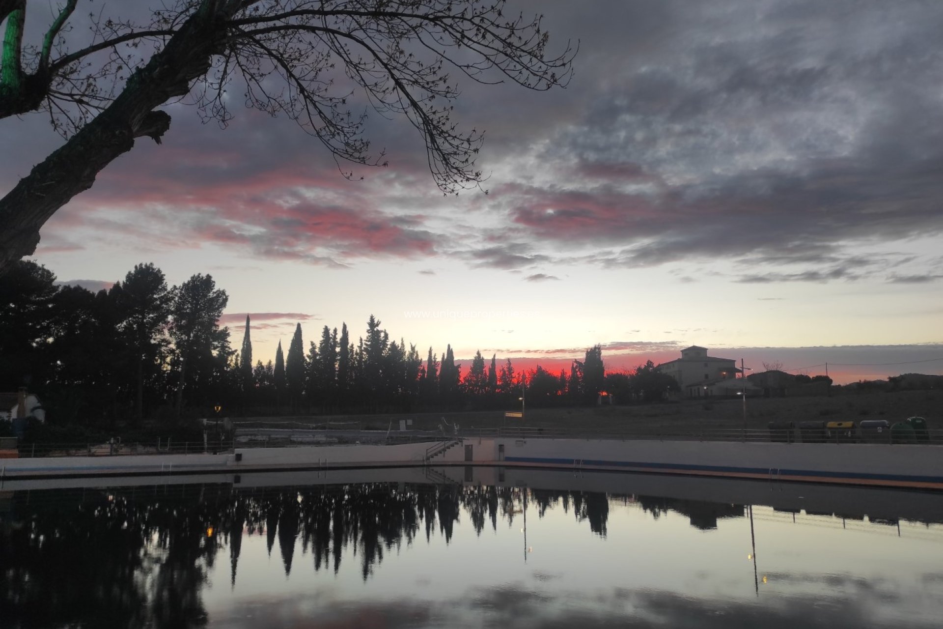 Reventa - Land -
Cela