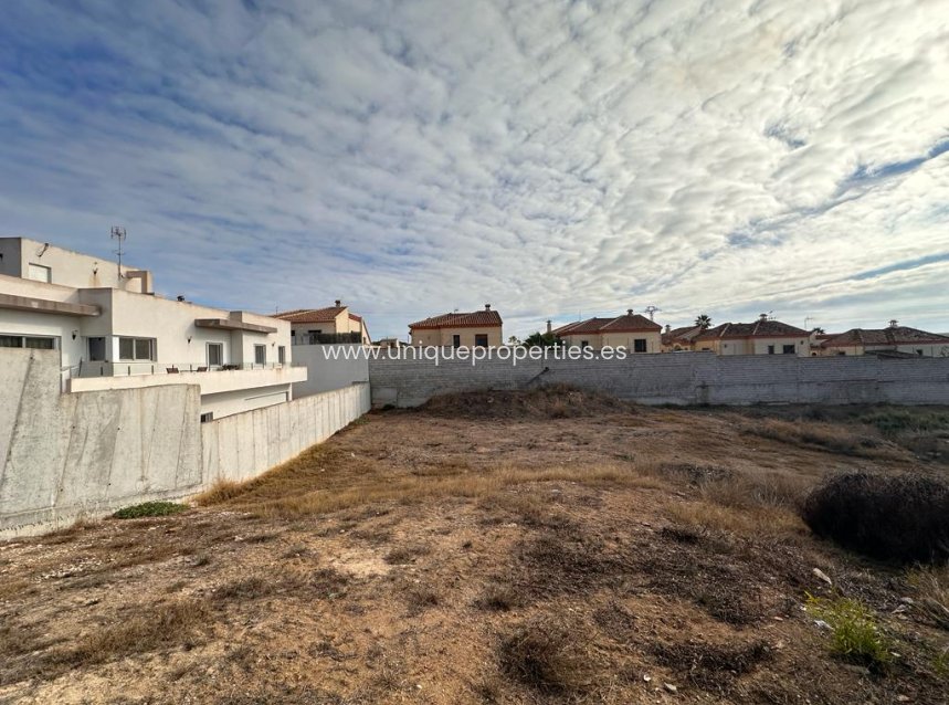 Reventa - Land -
La Marina - LA MARINA