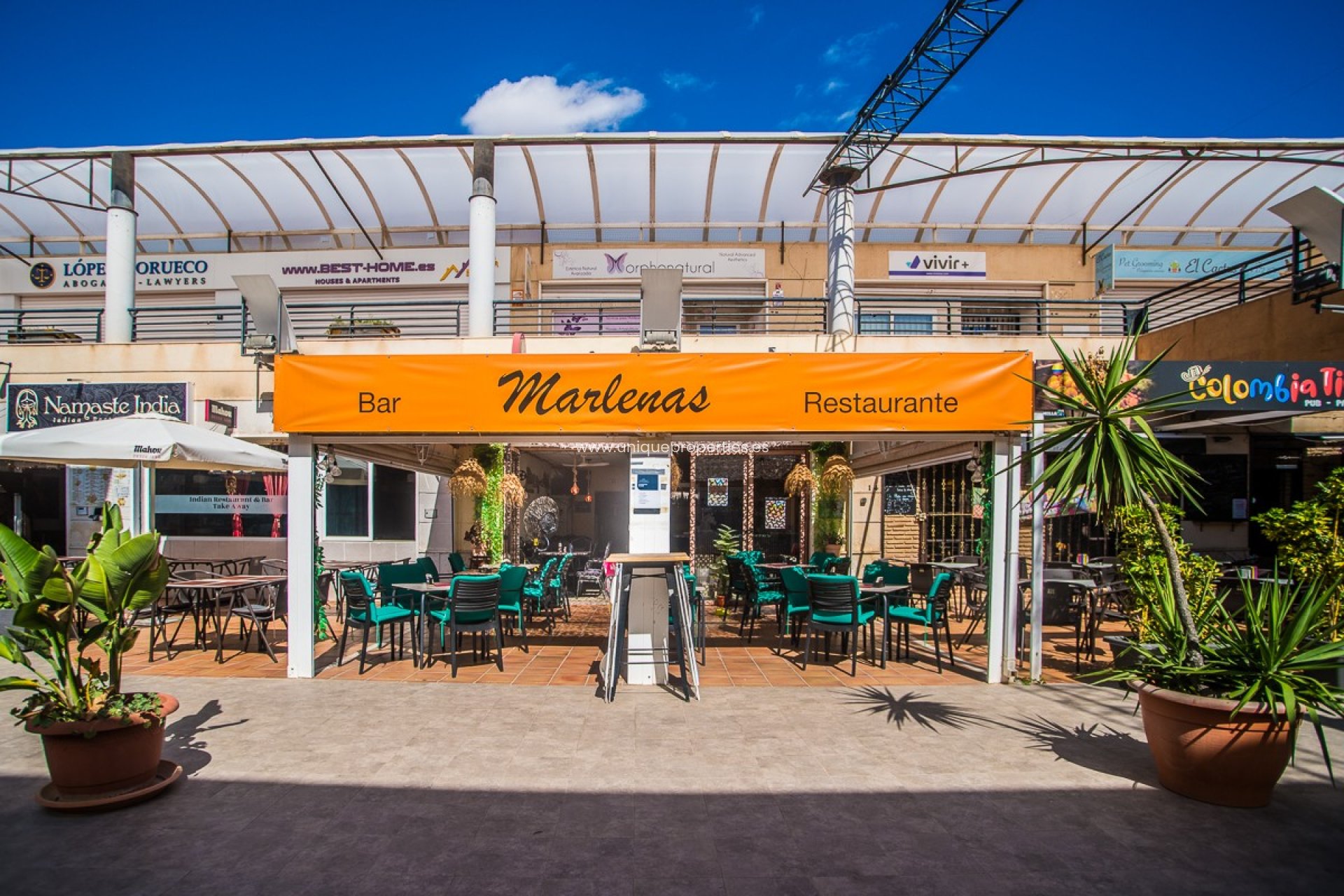 Reventa - Local -
Orihuela - Los Balcones Y los Altos