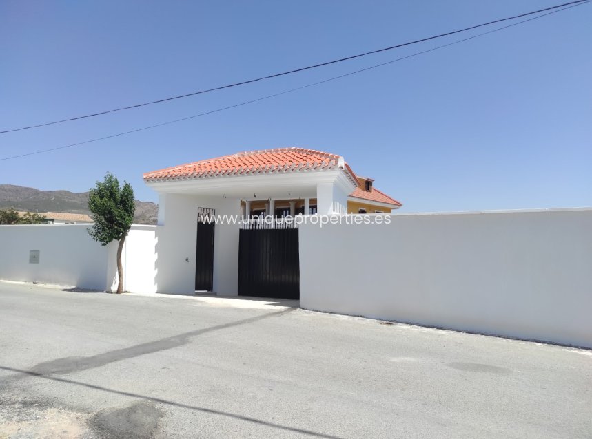 Reventa - Villa -
Cela