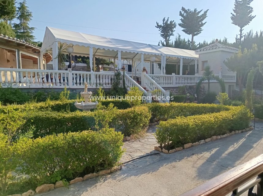 Reventa - Villa -
Cullar de Baza