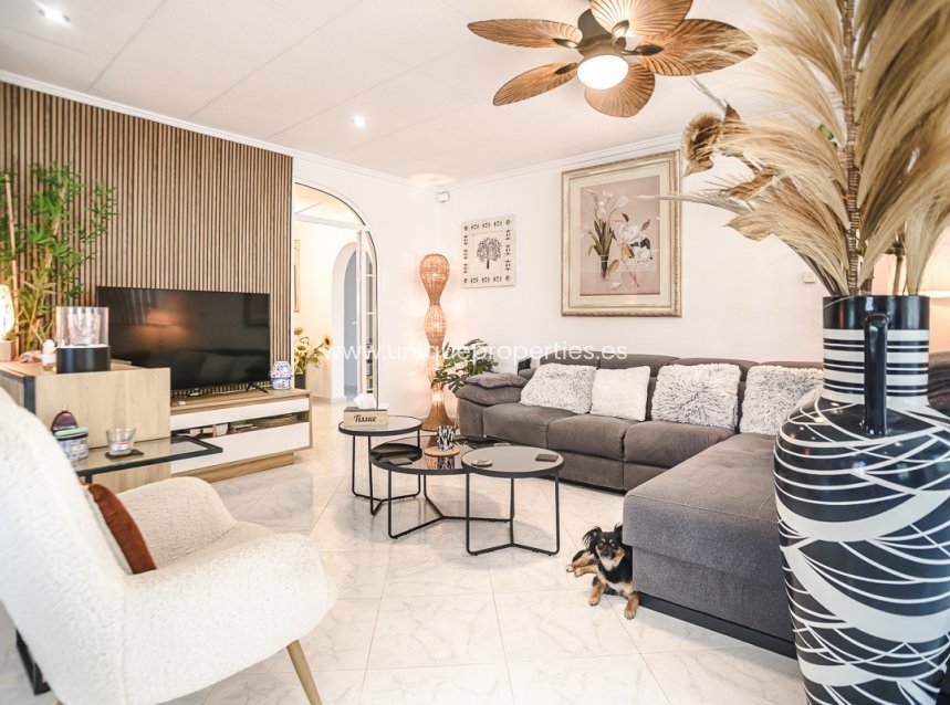 Reventa - Villa -
La Marina - LA MARINA