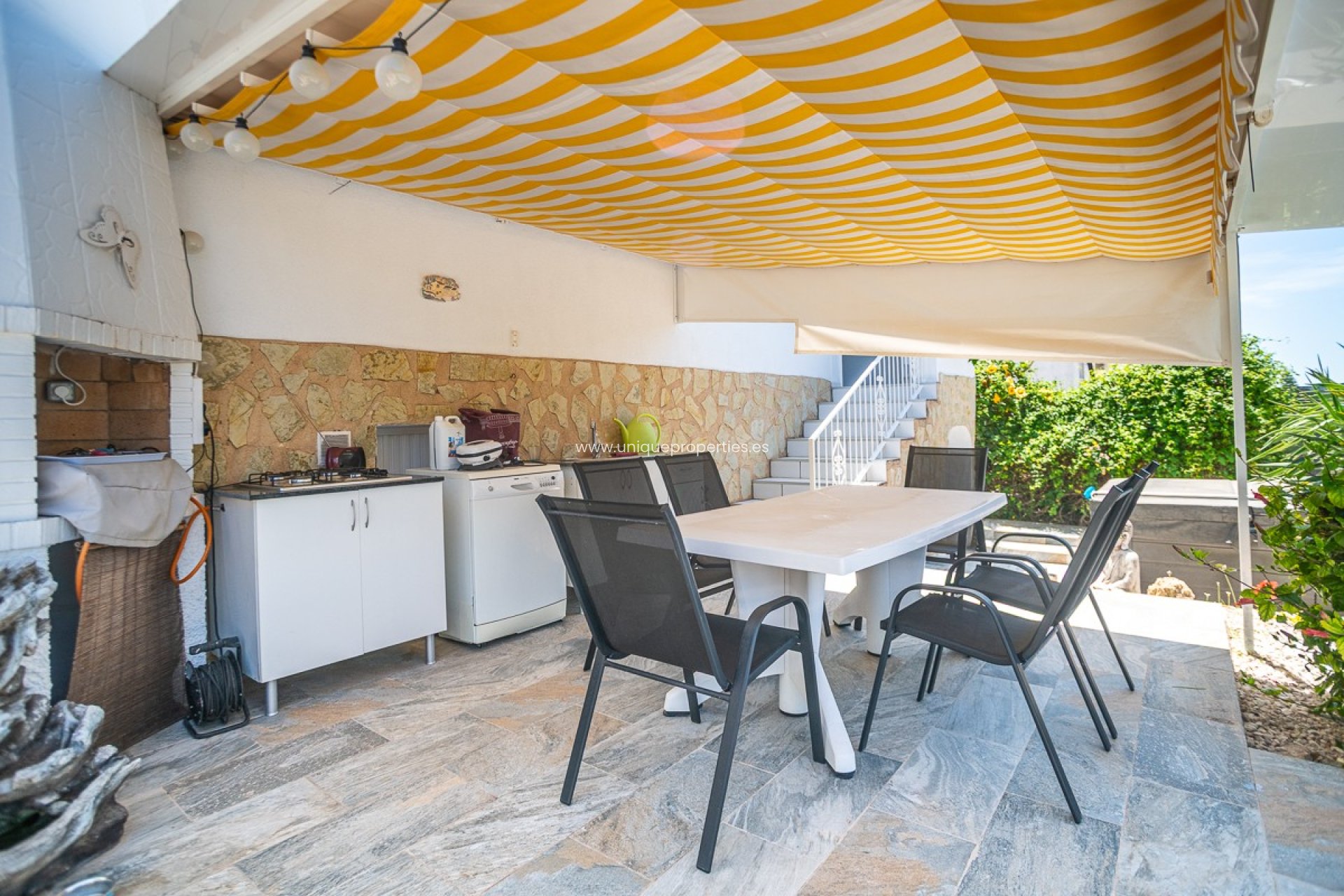 Reventa - Villa -
La Marina - LA MARINA