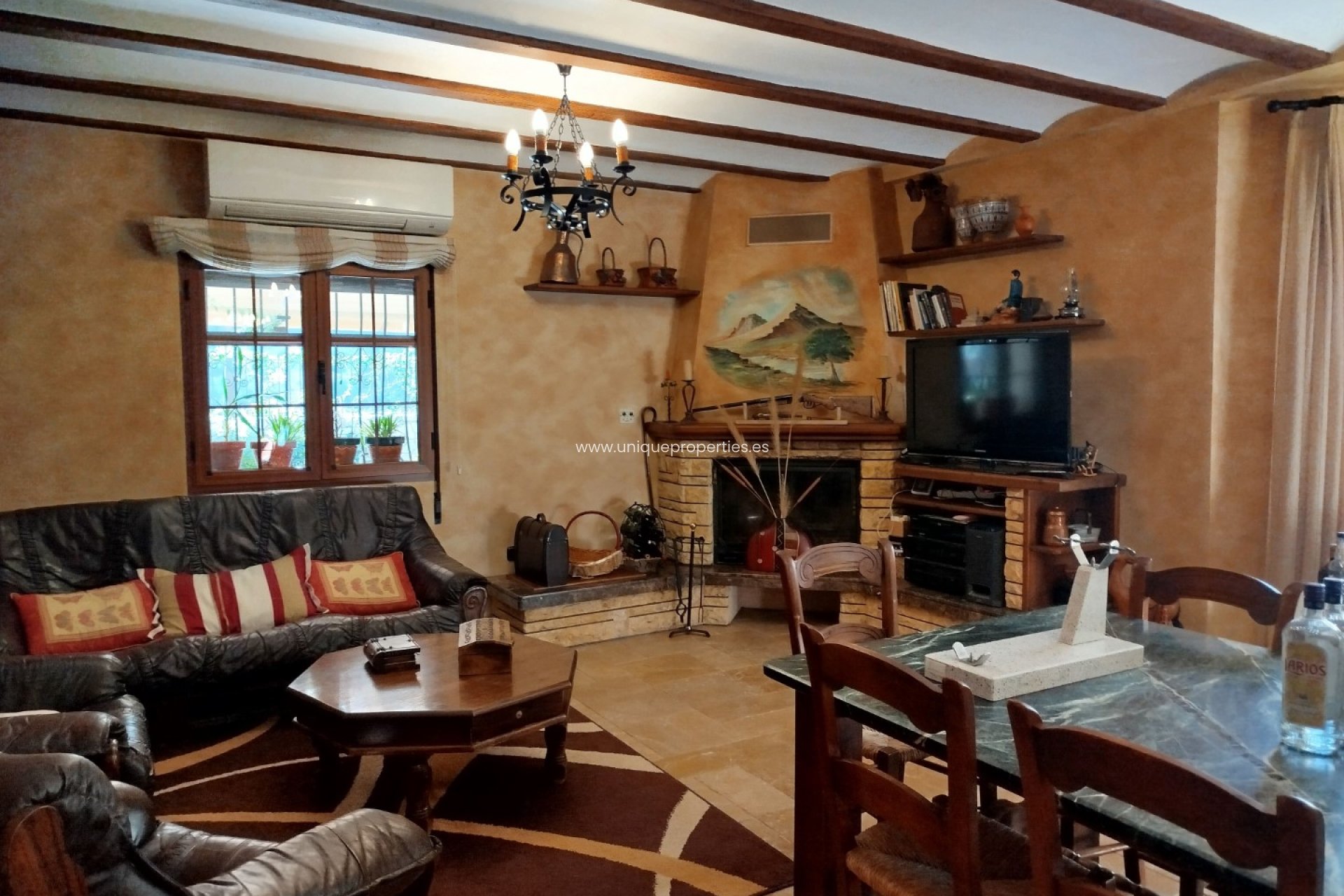 Reventa - Villa -
Macael