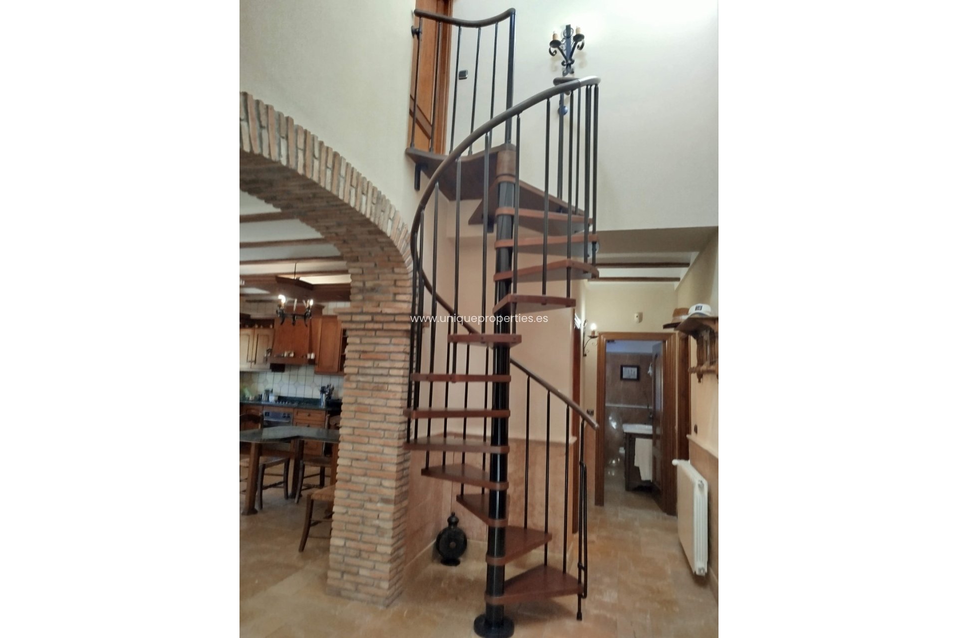 Reventa - Villa -
Macael