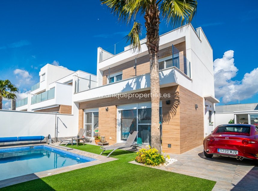 Reventa - Villa -
Pilar de la Horadada