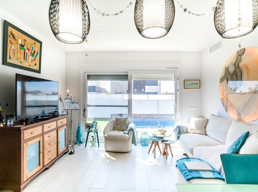 Reventa - Villa -
Pilar de la Horadada