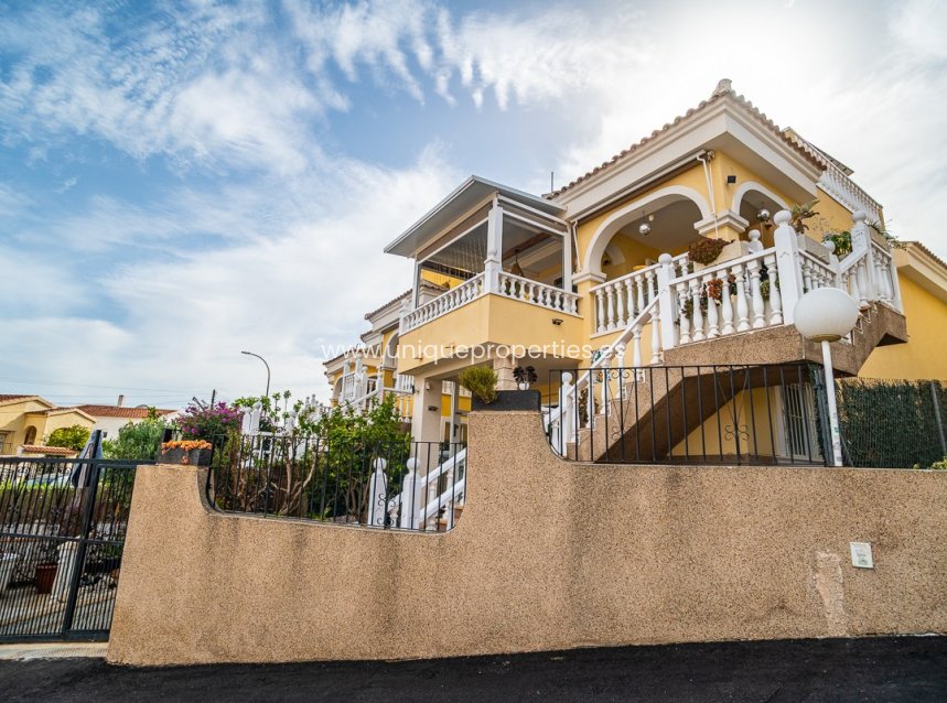 Reventa - Villa -
San Fulgencio - urb.la marina