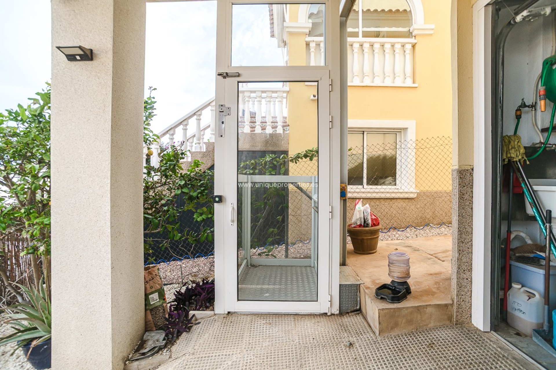 Reventa - Villa -
San Fulgencio - urb.la marina