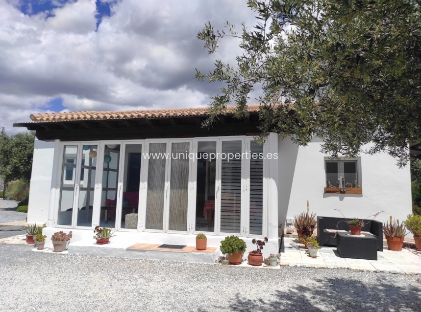 Reventa - Villa -
Somontin