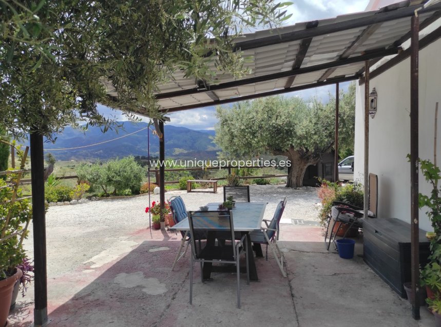 Reventa - Villa -
Somontin