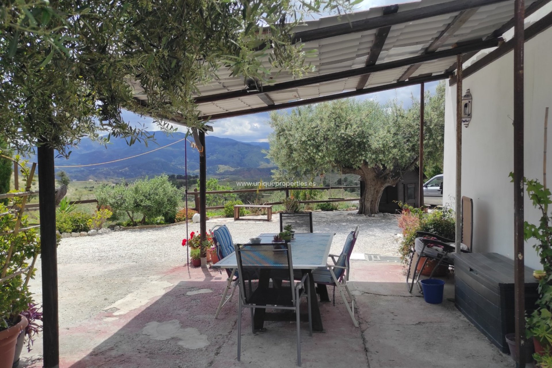 Reventa - Villa -
Somontin