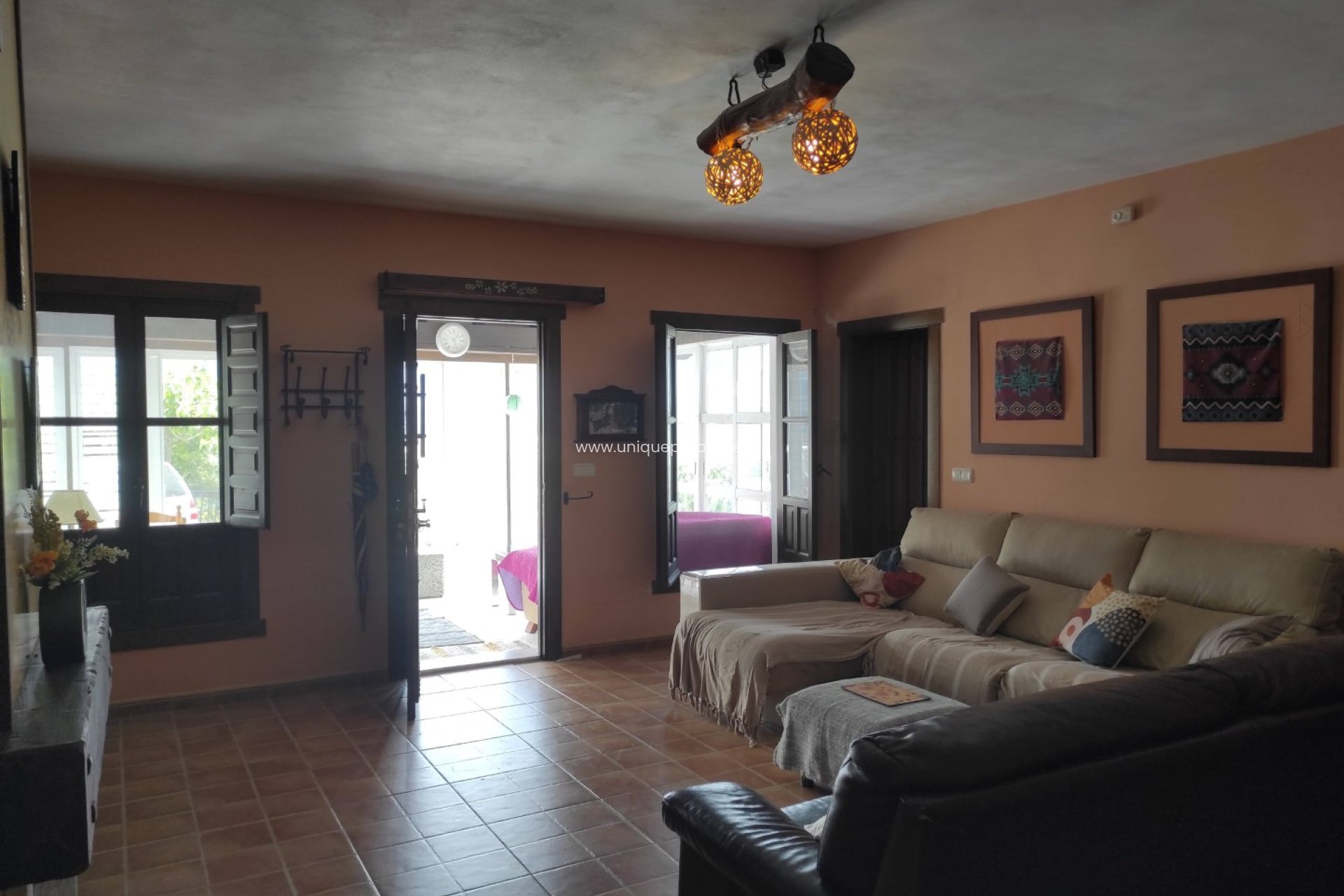Reventa - Villa -
Somontin