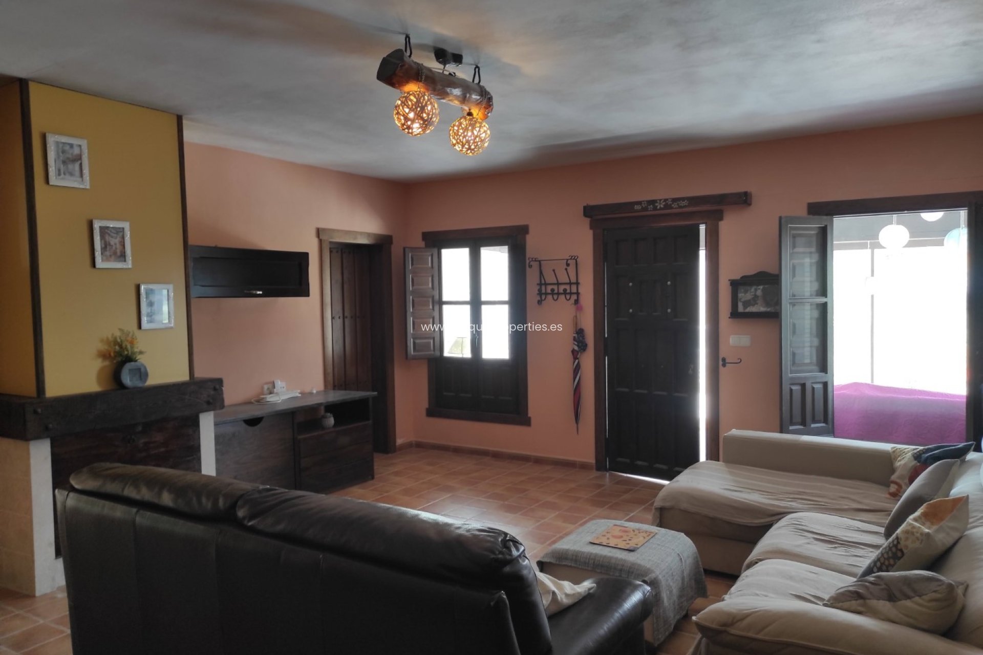 Reventa - Villa -
Somontin