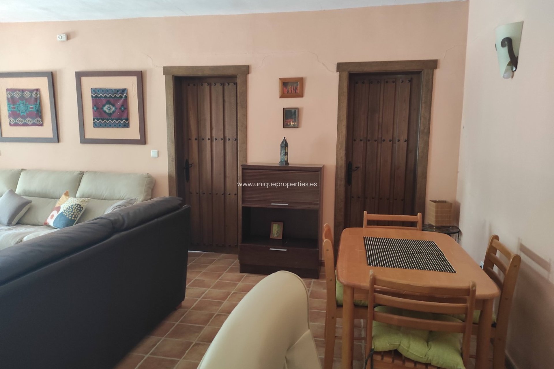 Reventa - Villa -
Somontin