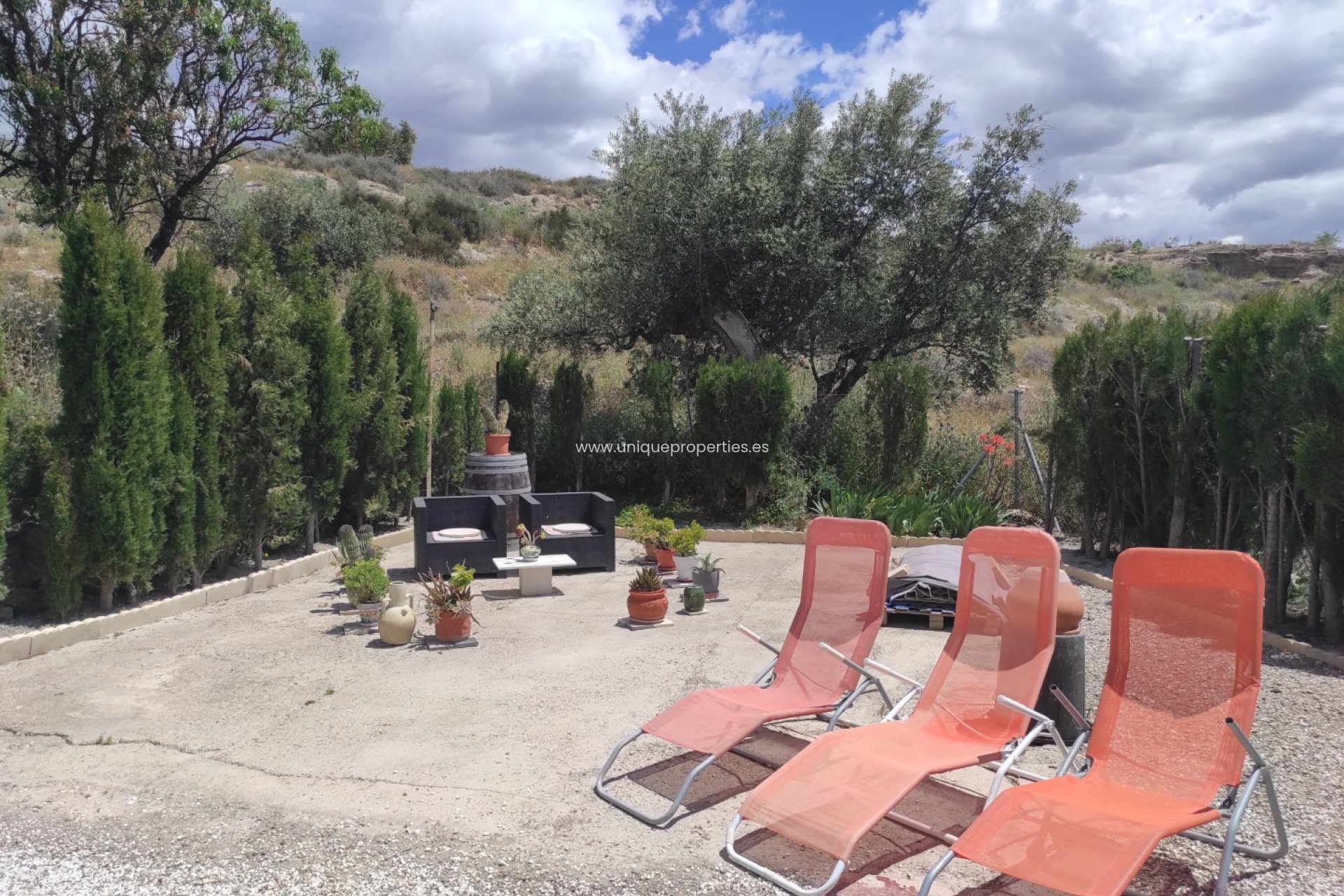 Reventa - Villa -
Somontin