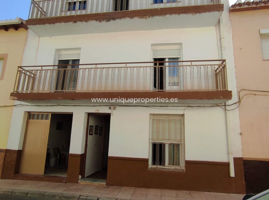 Reventa - Village House -
Caniles