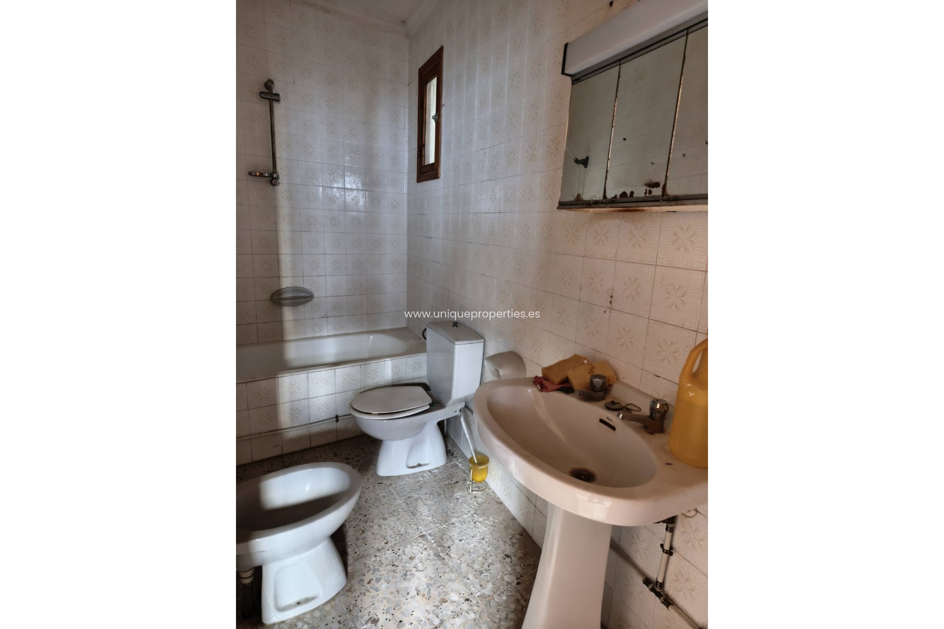 Reventa - Village House -
Caniles