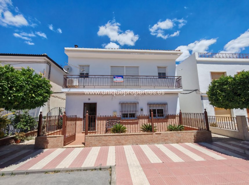 Reventa - Village House -
Cantoria
