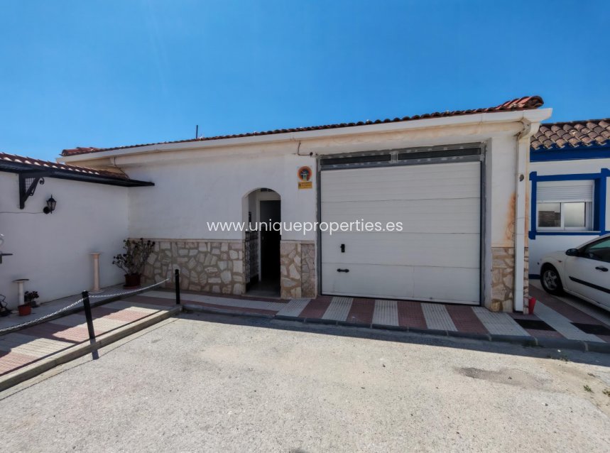 Reventa - Village House -
Cantoria