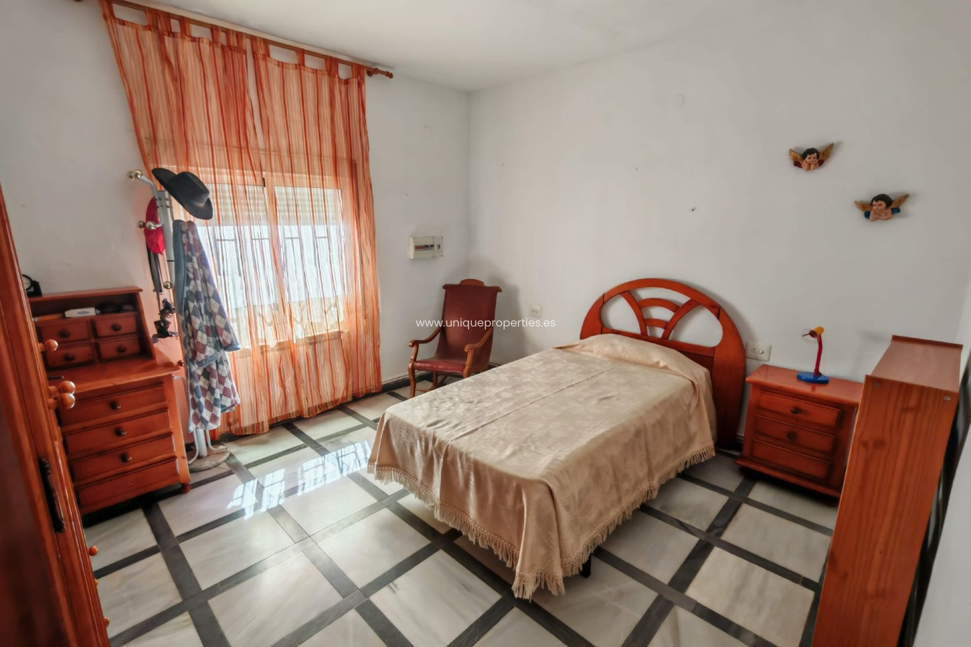 Reventa - Village House -
Cantoria