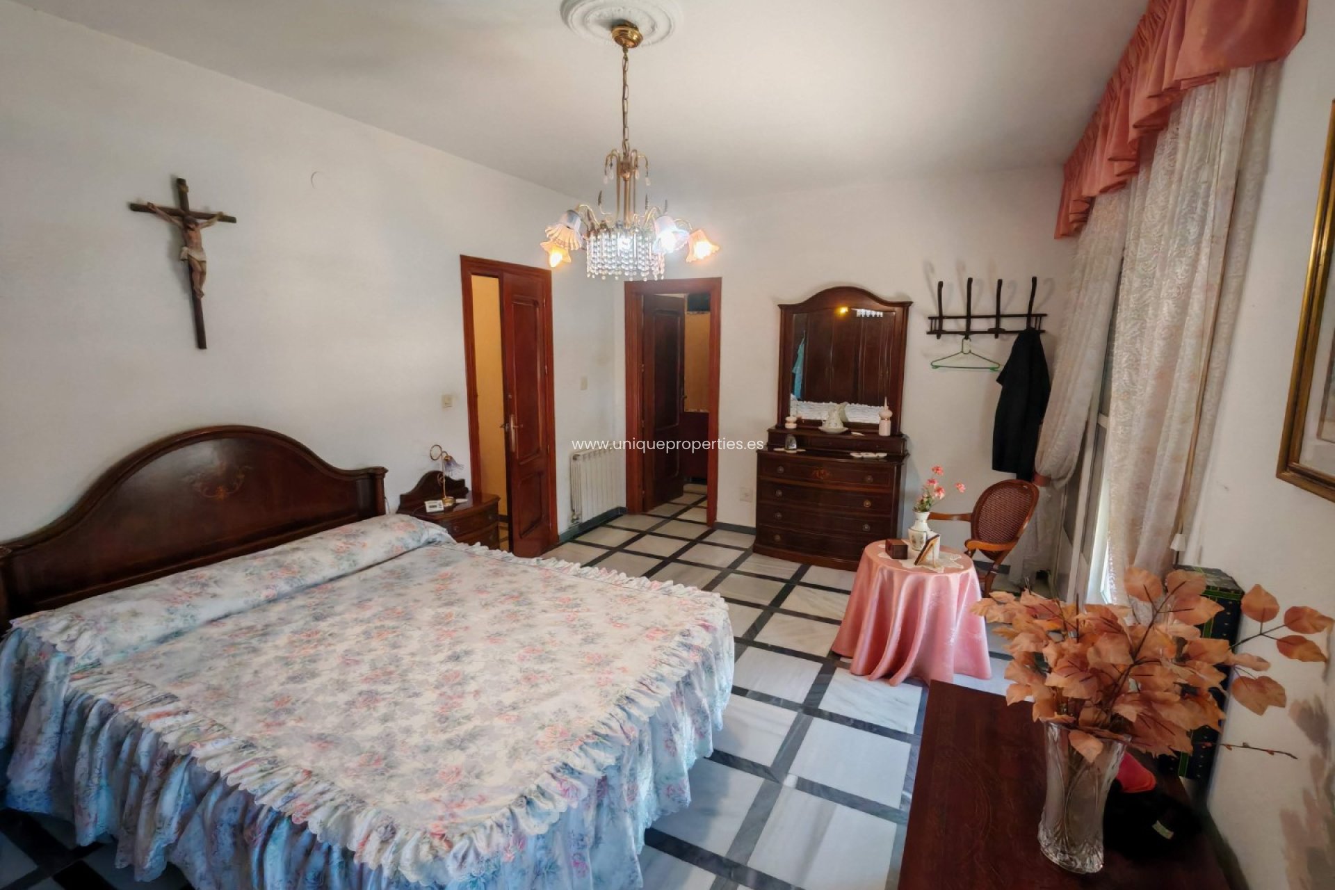 Reventa - Village House -
Cantoria