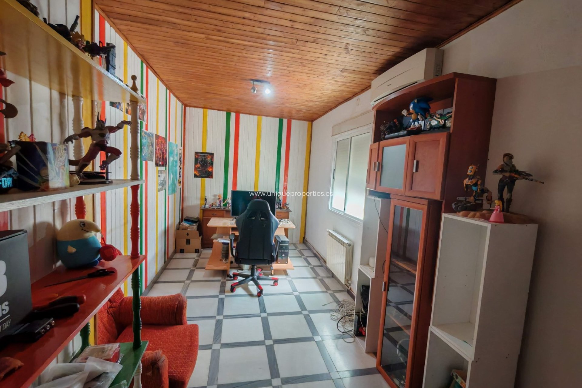 Reventa - Village House -
Cantoria