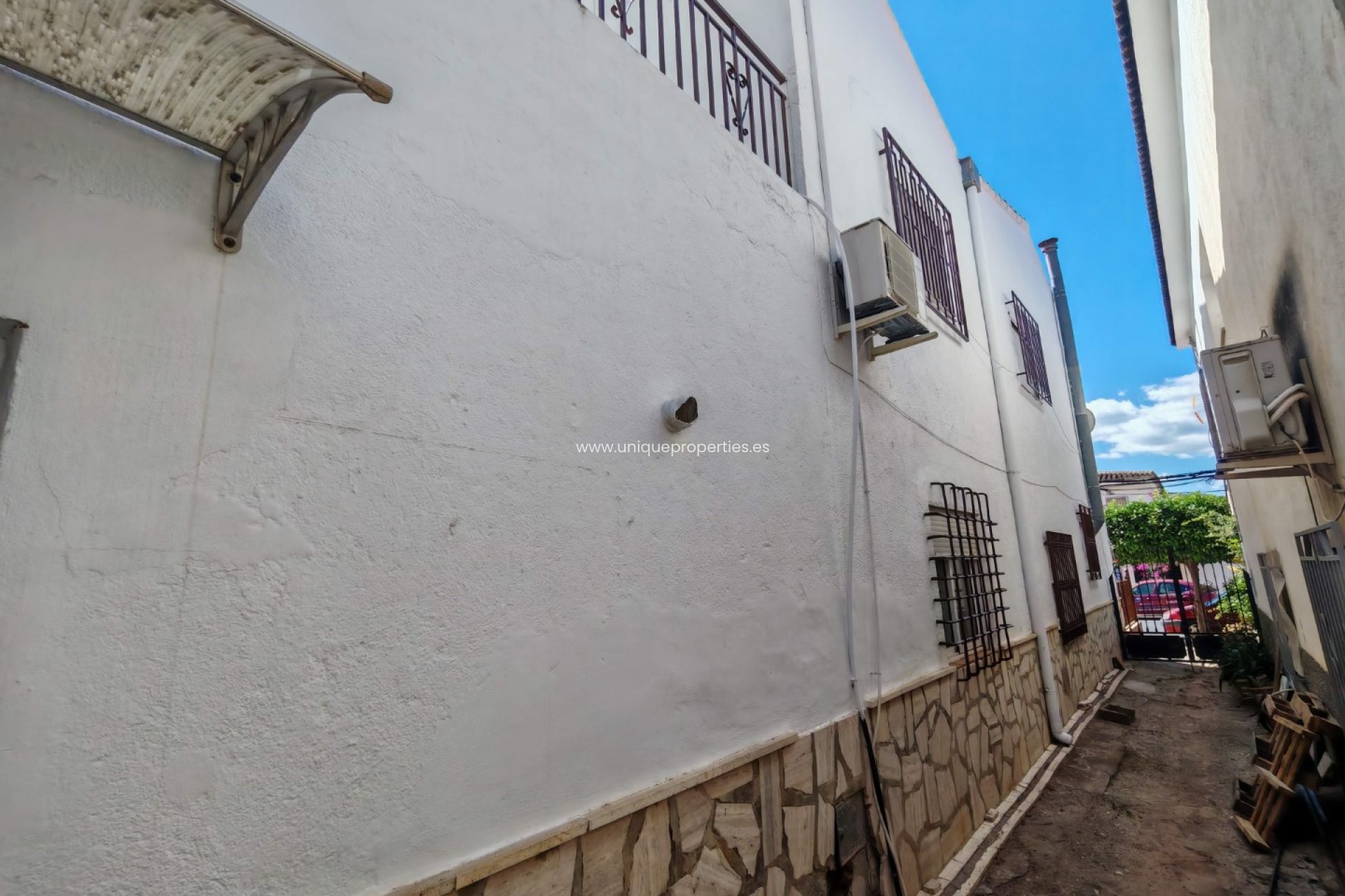 Reventa - Village House -
Cantoria