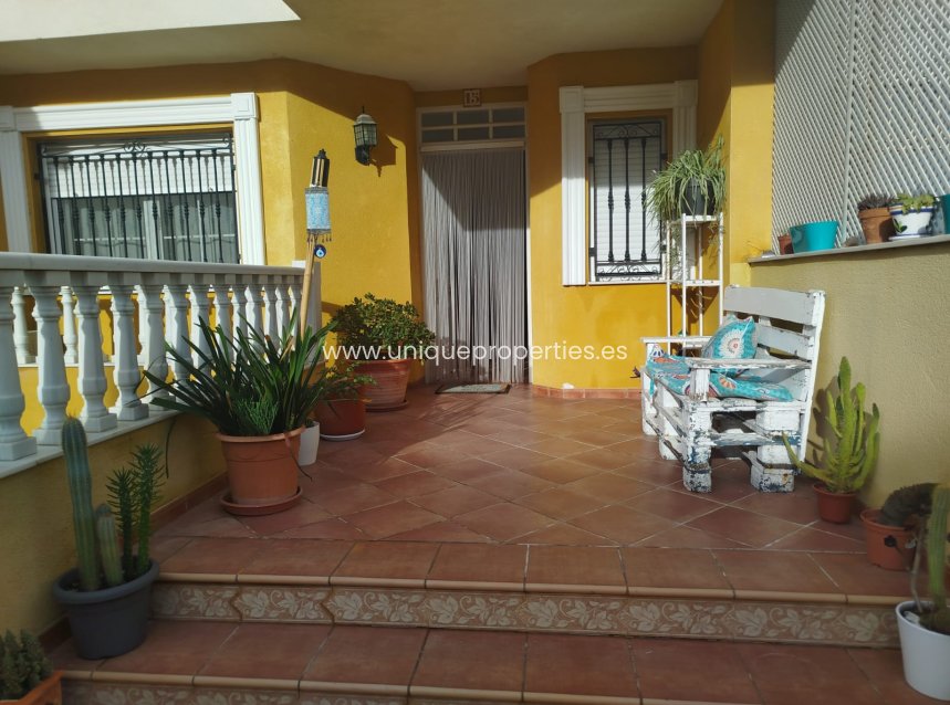 Reventa - Village House -
Fines