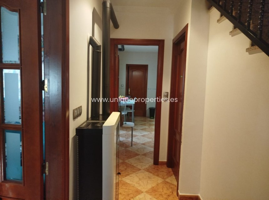 Reventa - Village House -
Fines