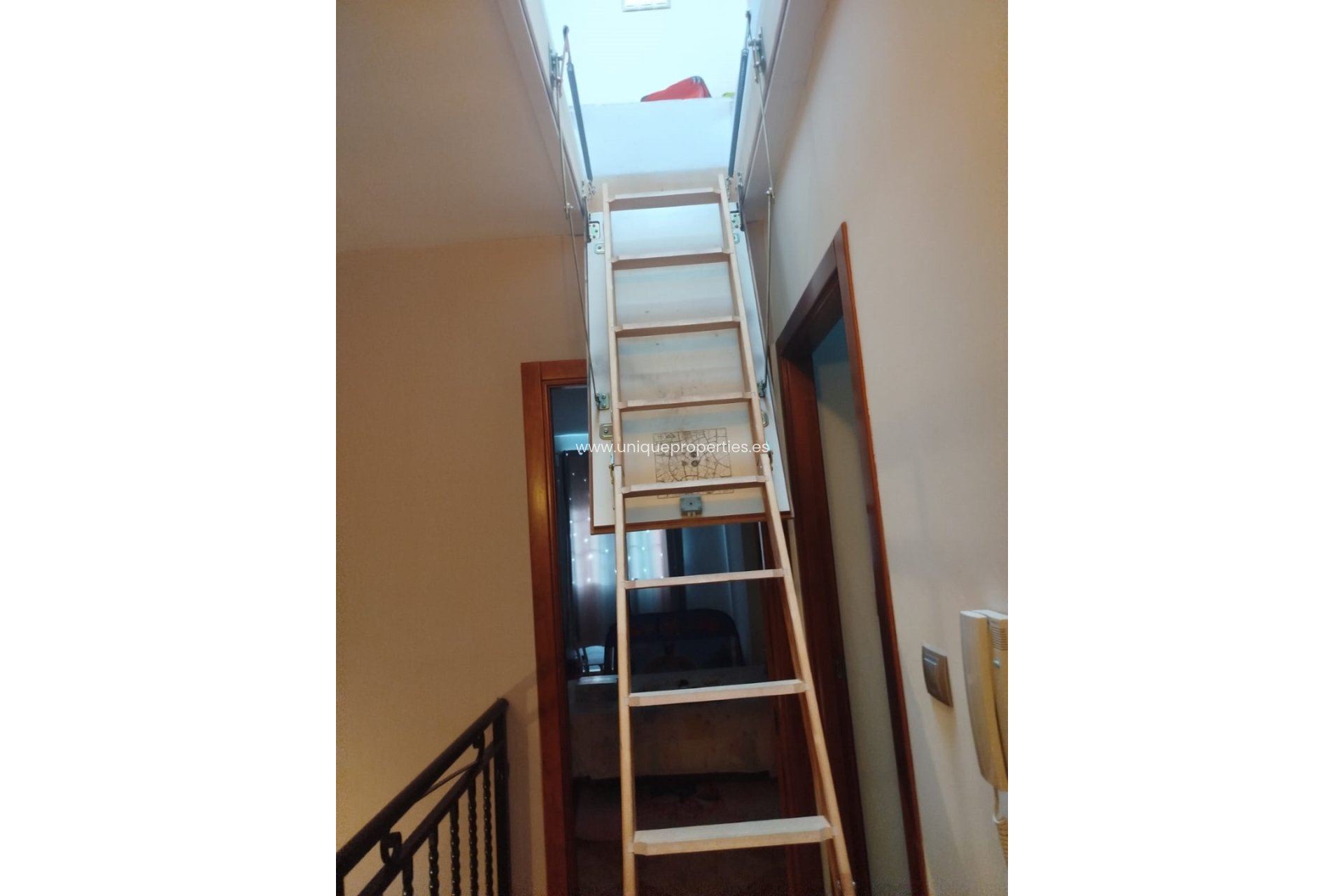 Reventa - Village House -
Fines