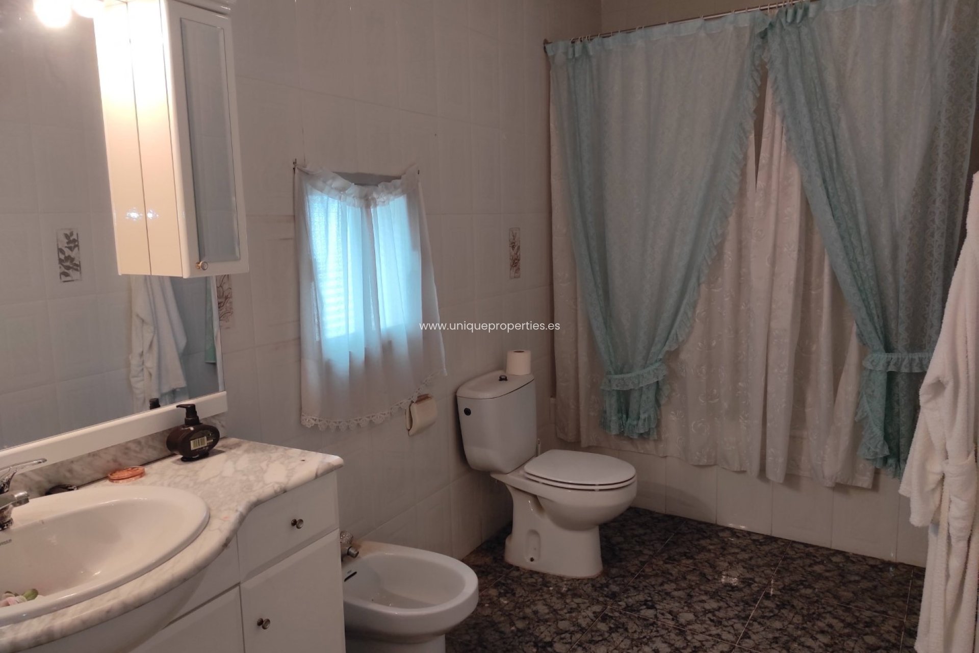 Reventa - Village House -
Higueral