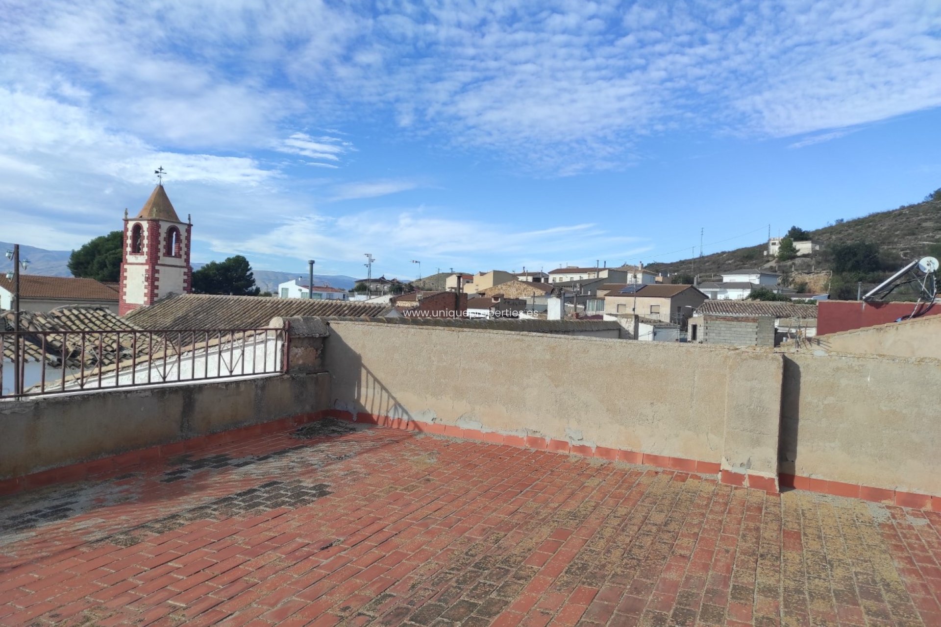 Reventa - Village House -
Higueral