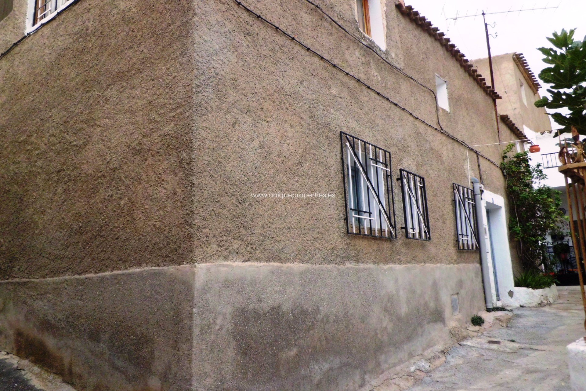 Reventa - Village House -
Higueral