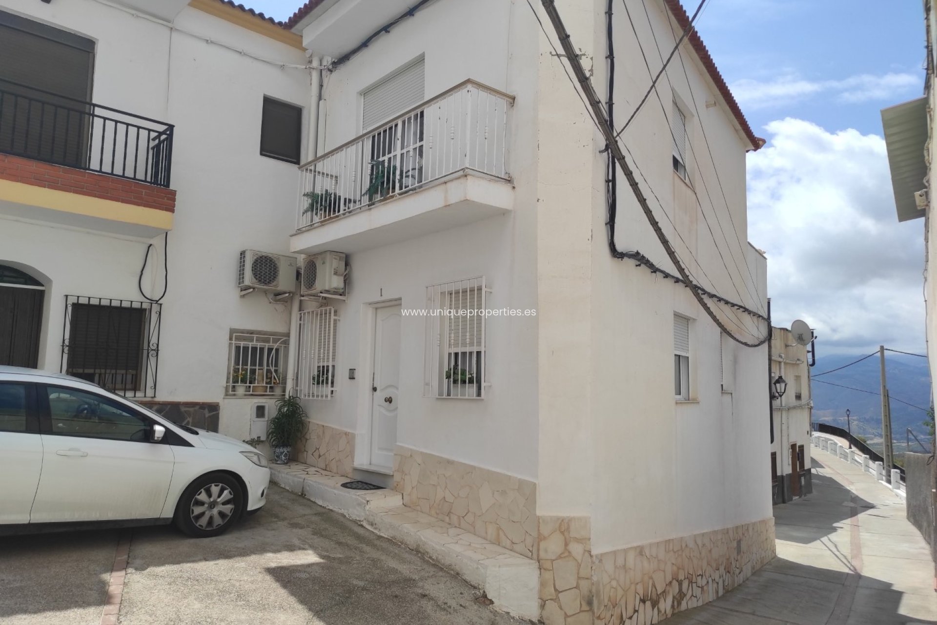 Reventa - Village House -
Lucar