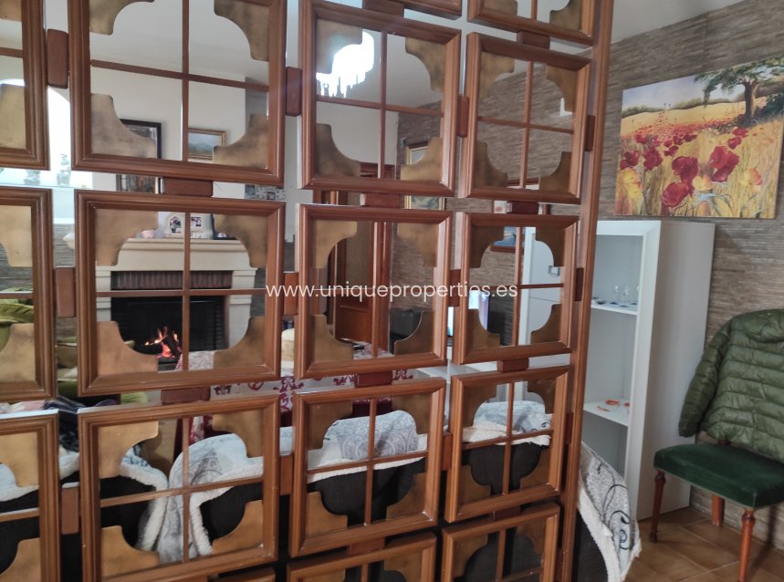 Reventa - Village House -
Lucar