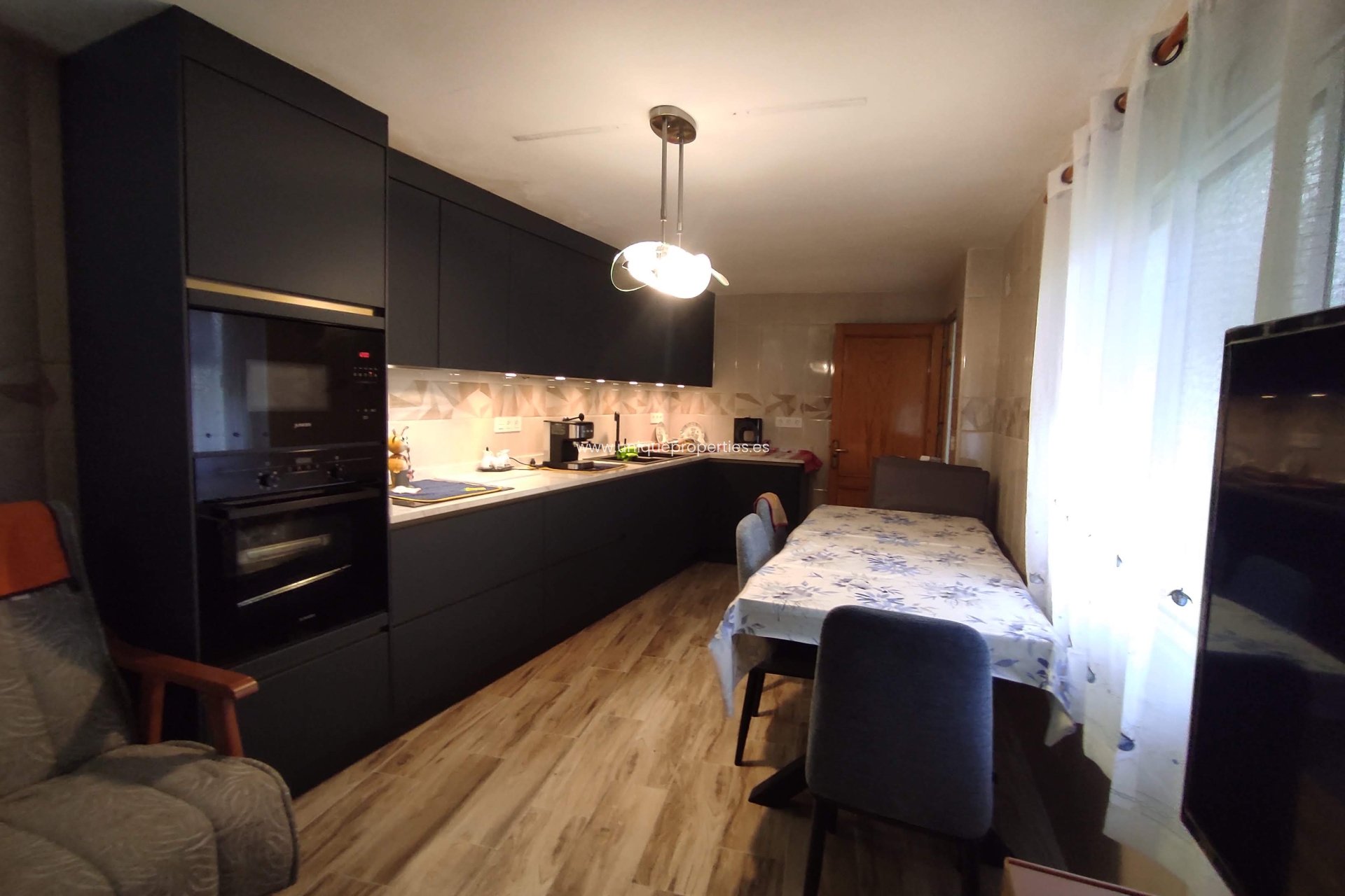 Reventa - Village House -
Lucar