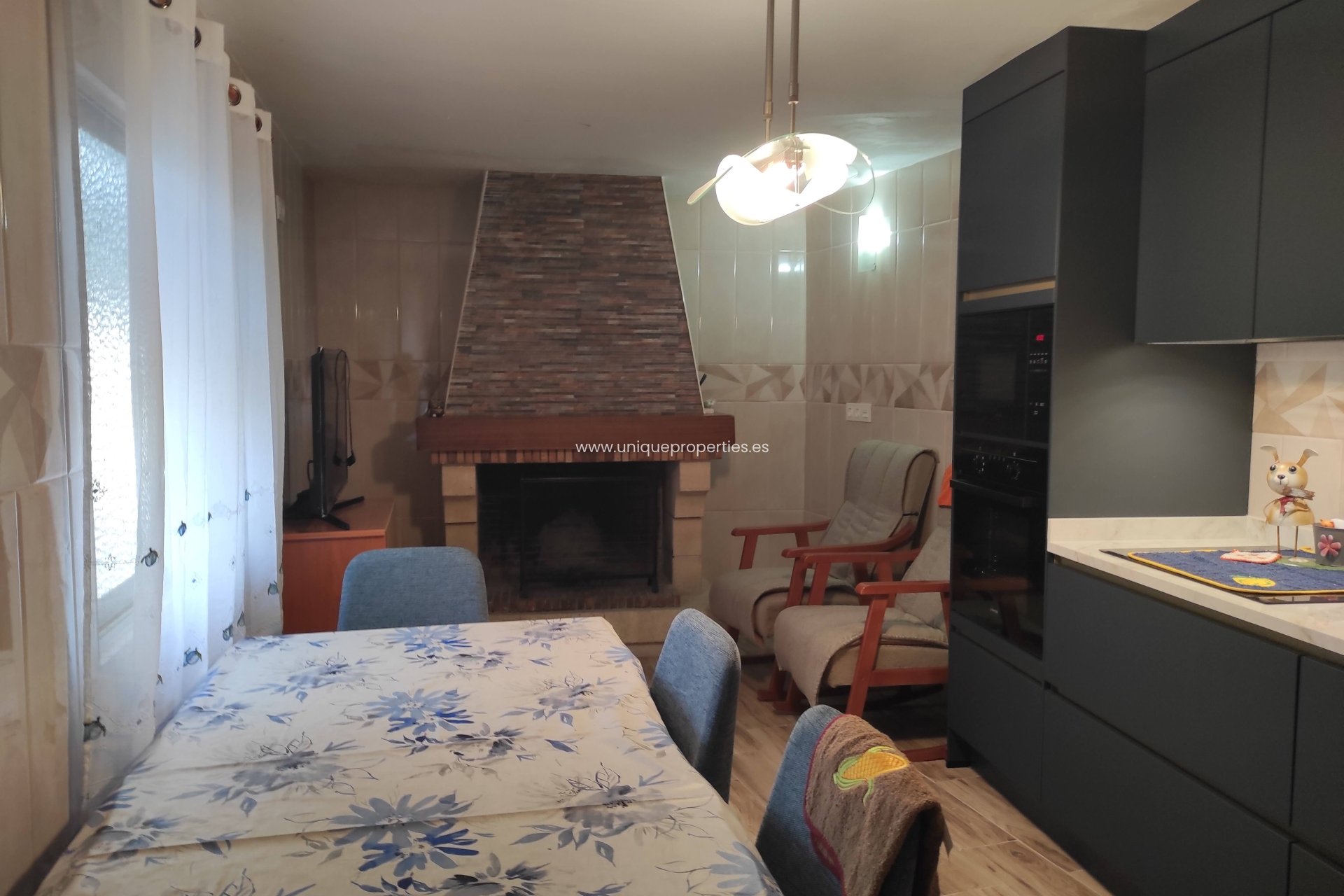 Reventa - Village House -
Lucar