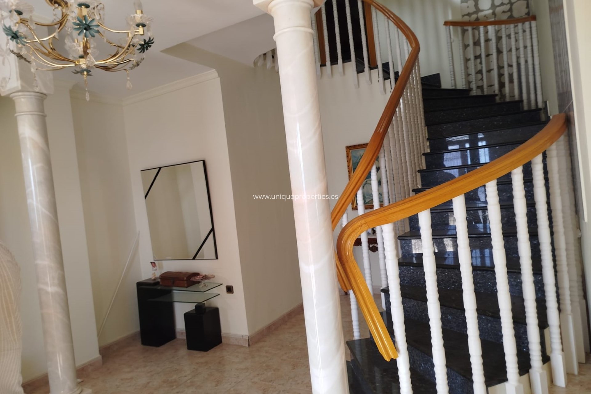 Reventa - Village House -
Lucar