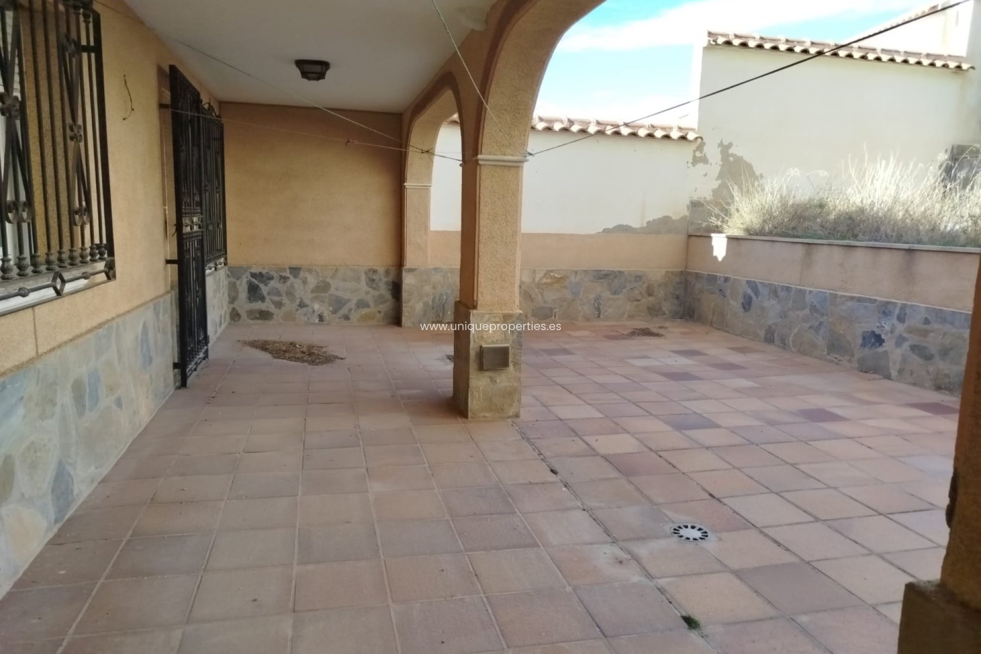 Reventa - Village House -
Lucar