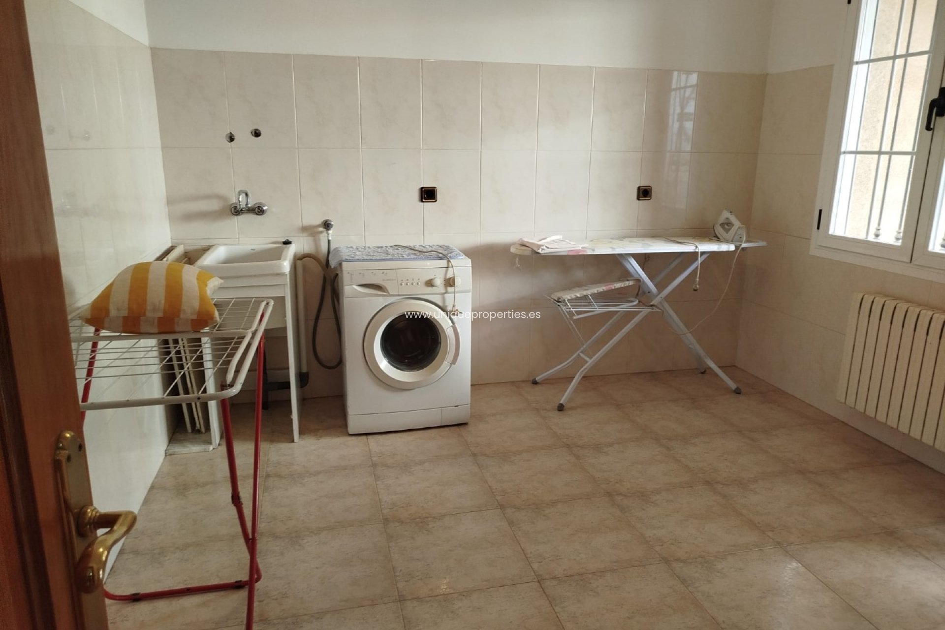 Reventa - Village House -
Lucar