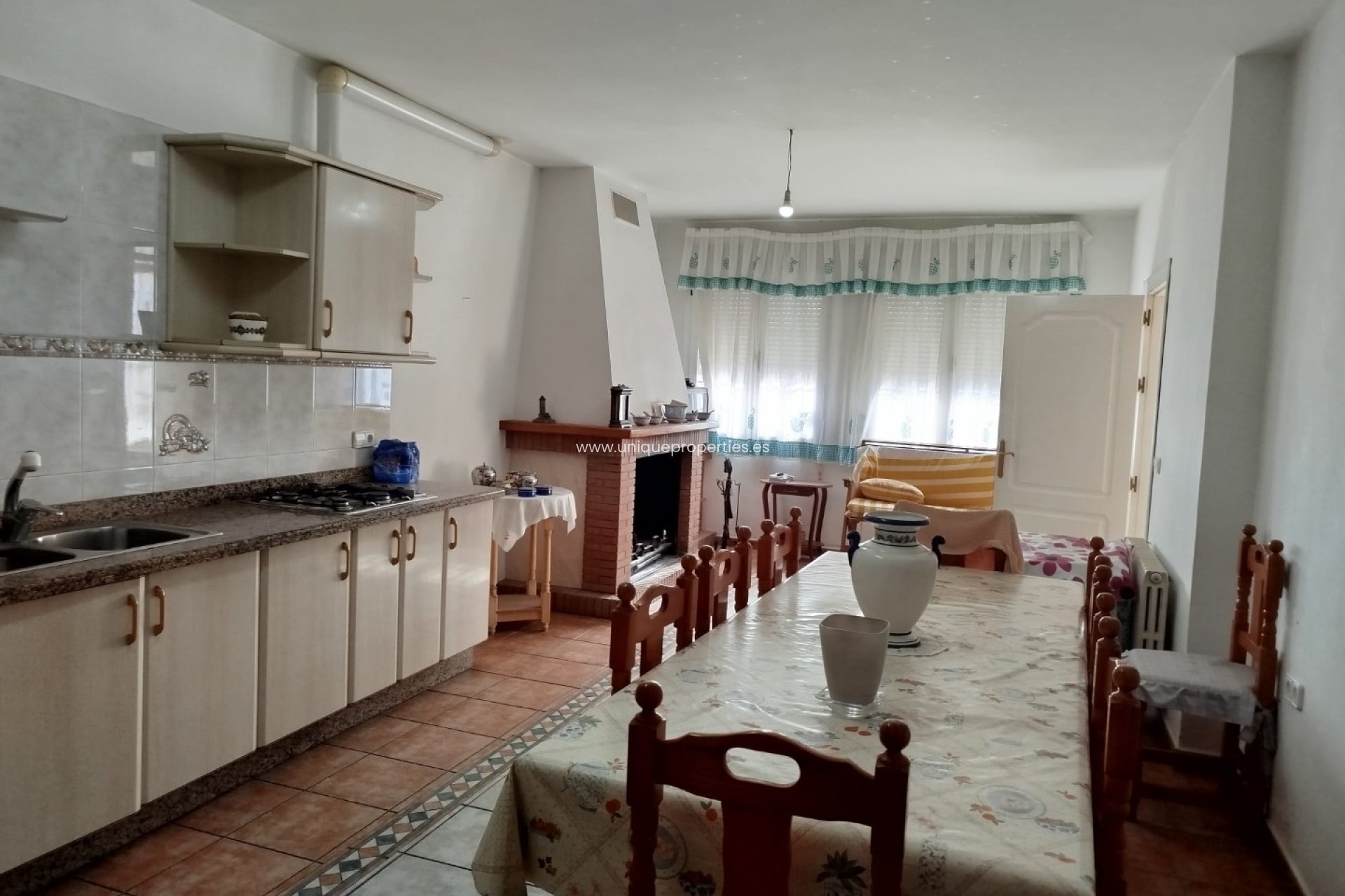 Reventa - Village House -
Lucar