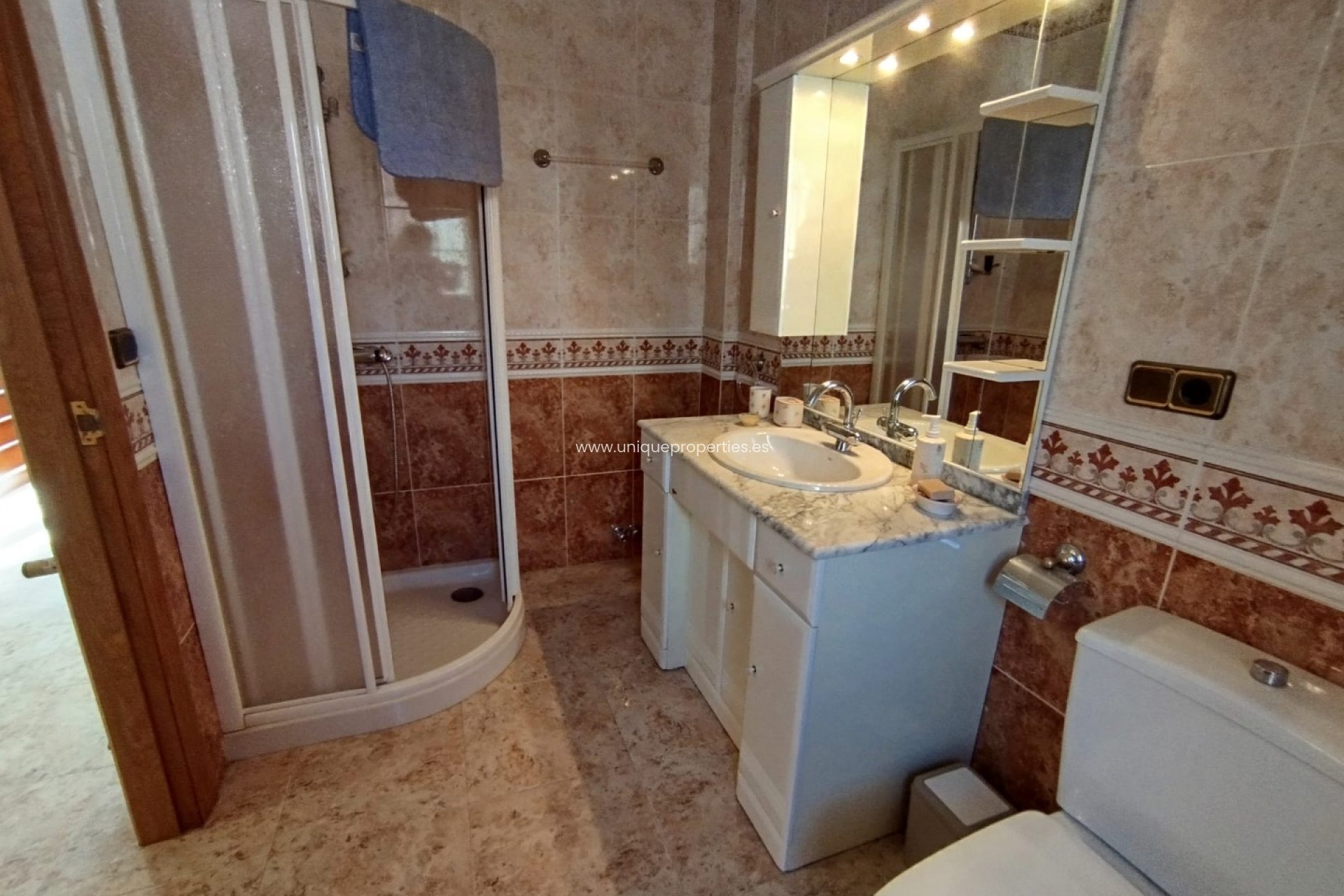 Reventa - Village House -
Lucar