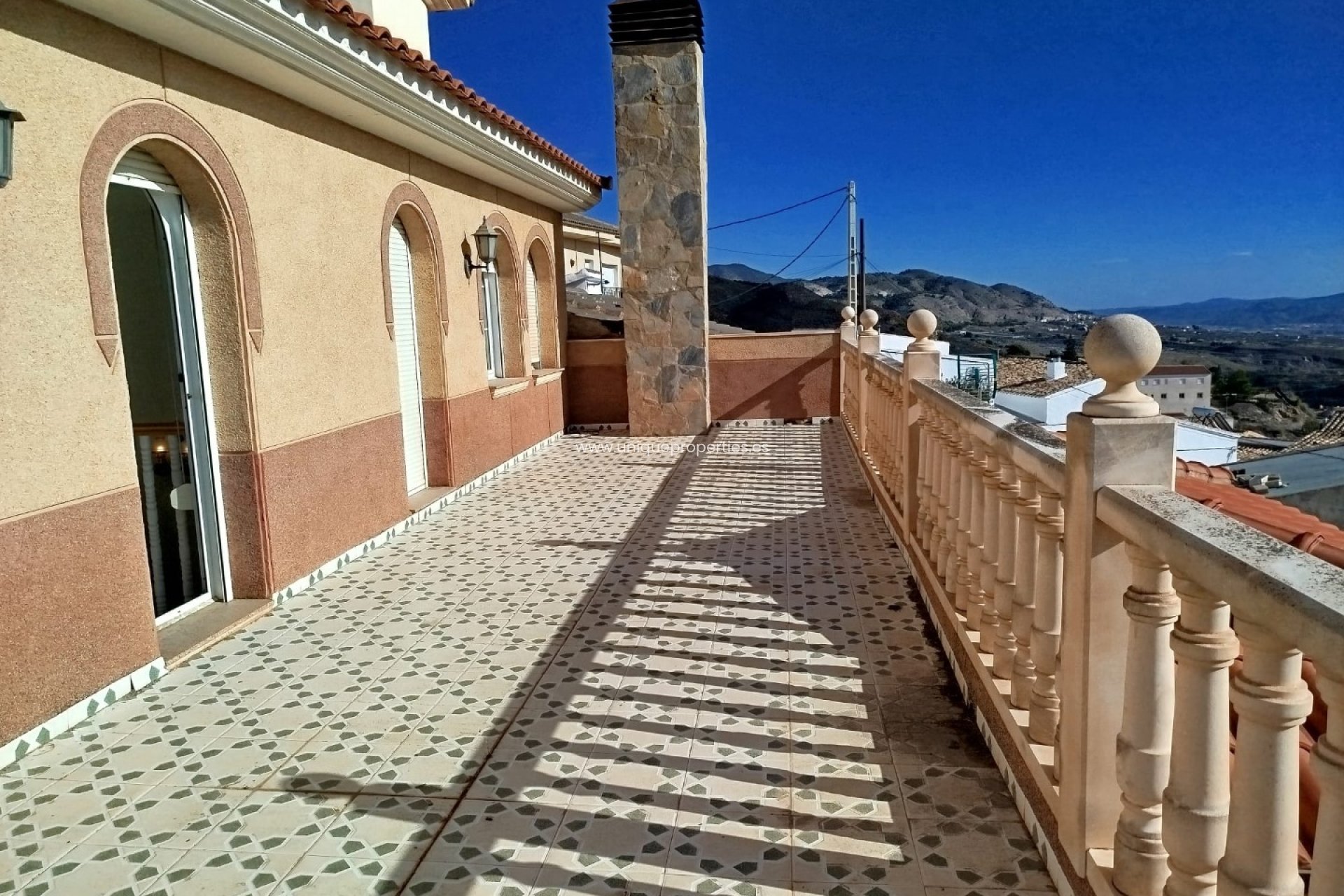 Reventa - Village House -
Lucar