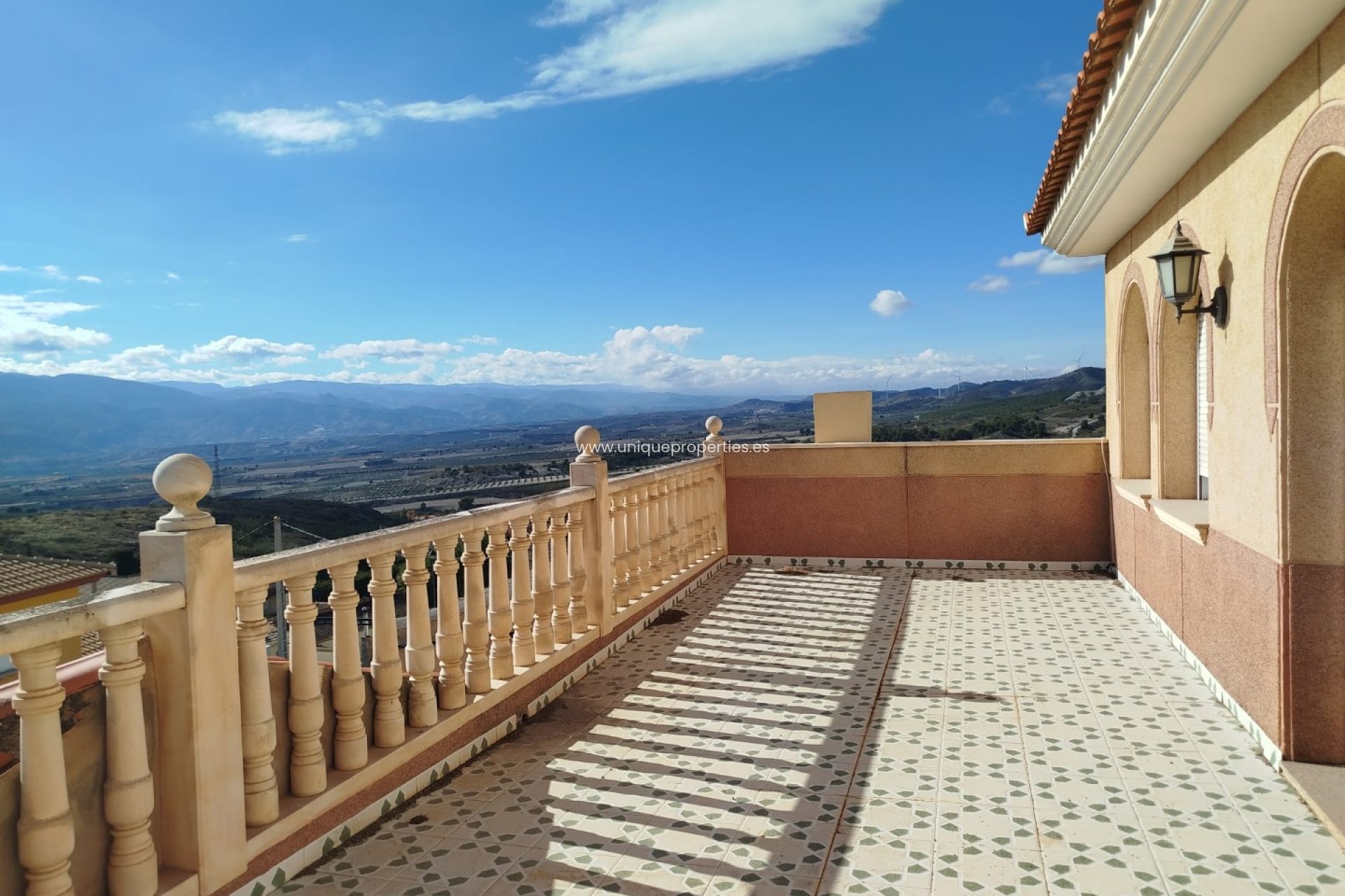 Reventa - Village House -
Lucar