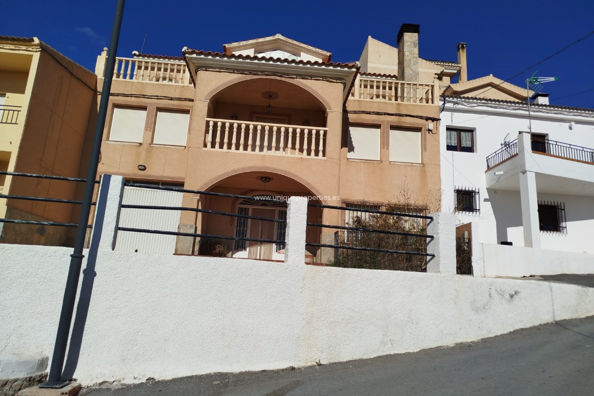 Reventa - Village House -
Lucar