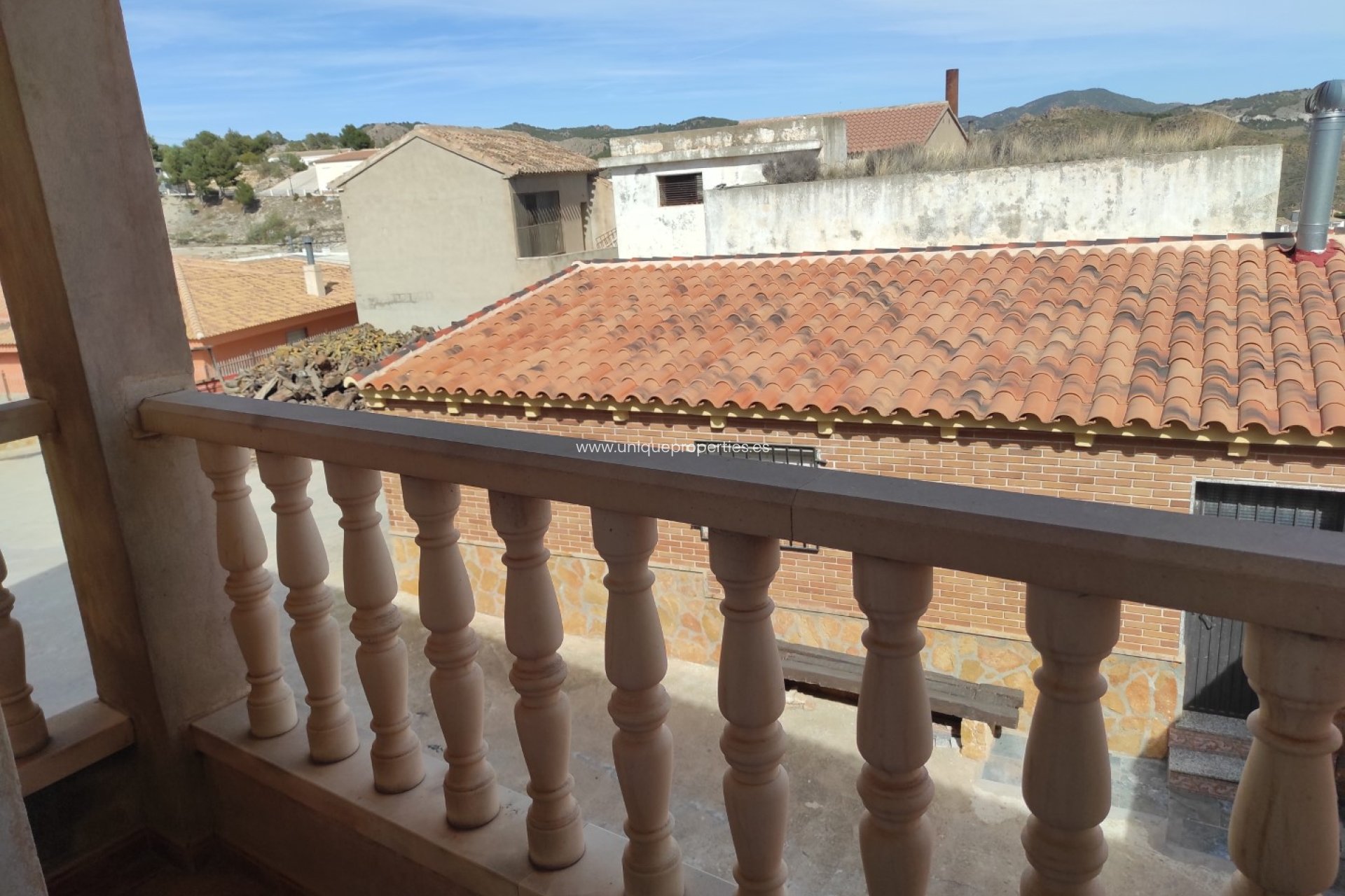 Reventa - Village House -
Lucar