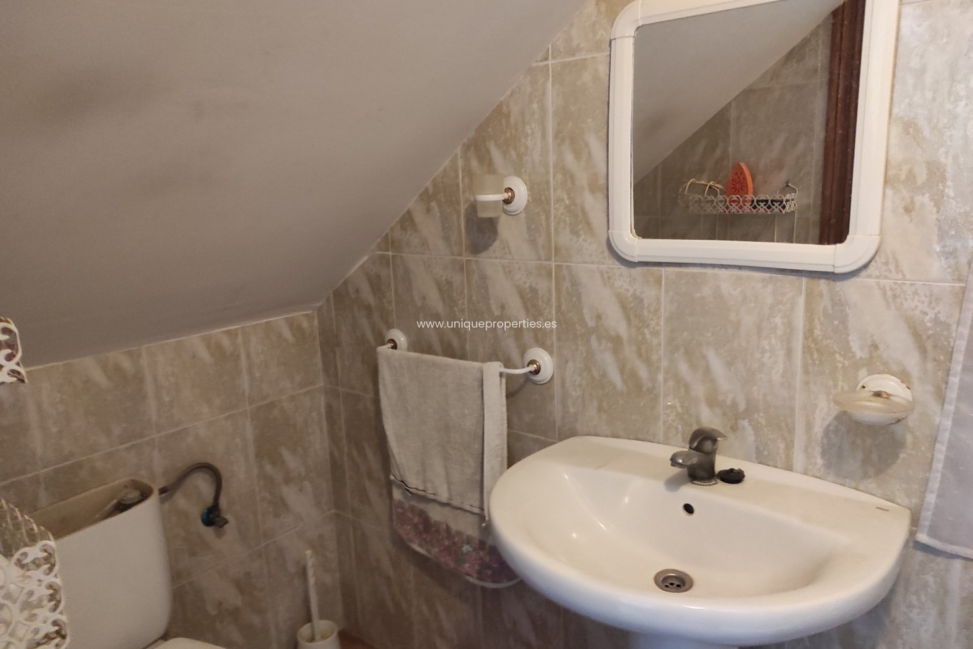 Reventa - Village House -
Lucar