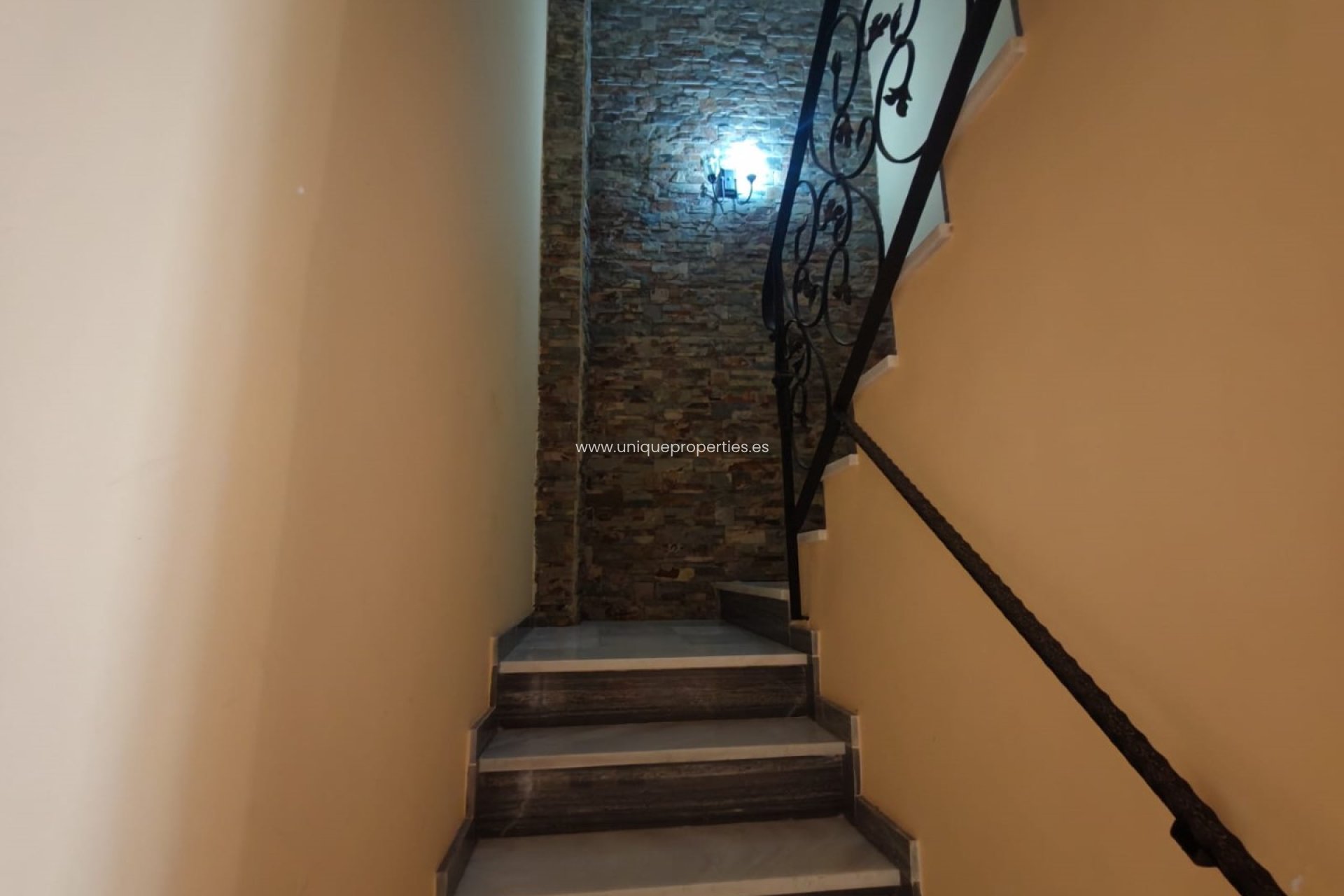 Reventa - Village House -
Macael