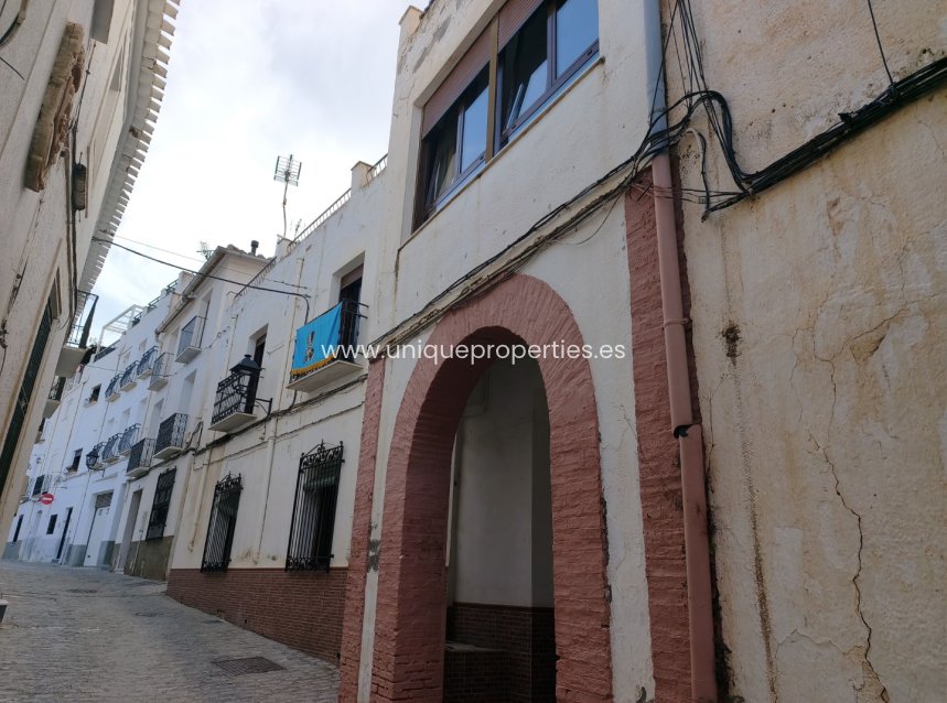 Reventa - Village House -
Seron